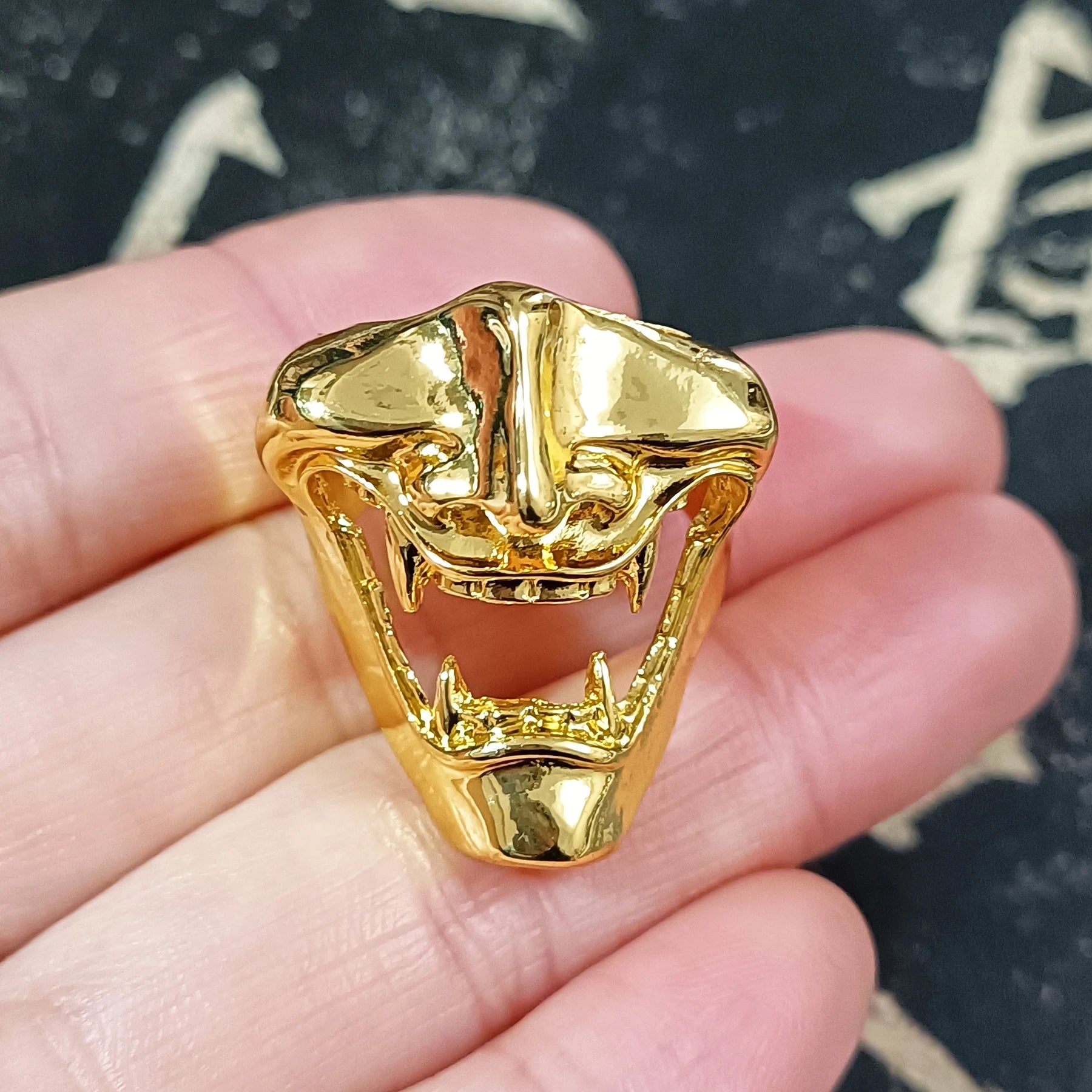 Vintage Silver Color Exaggerated Skeleton Hug Ring for Men Women Punk Adjustable Opening Ring Retro Jewelry Gift Dropshipping