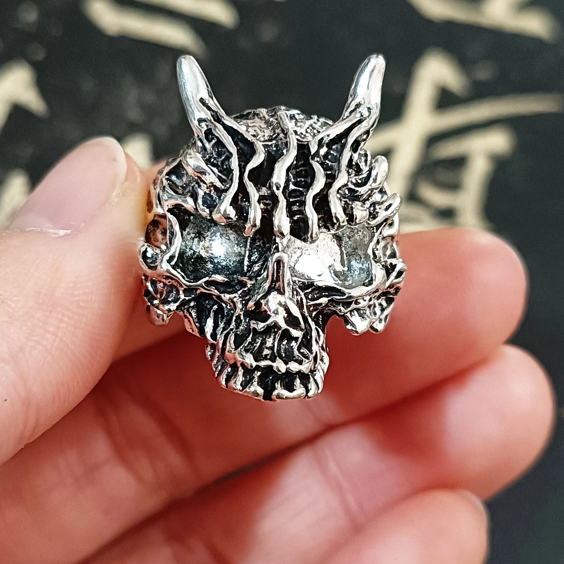 Vintage Silver Color Exaggerated Skeleton Hug Ring for Men Women Punk Adjustable Opening Ring Retro Jewelry Gift Dropshipping